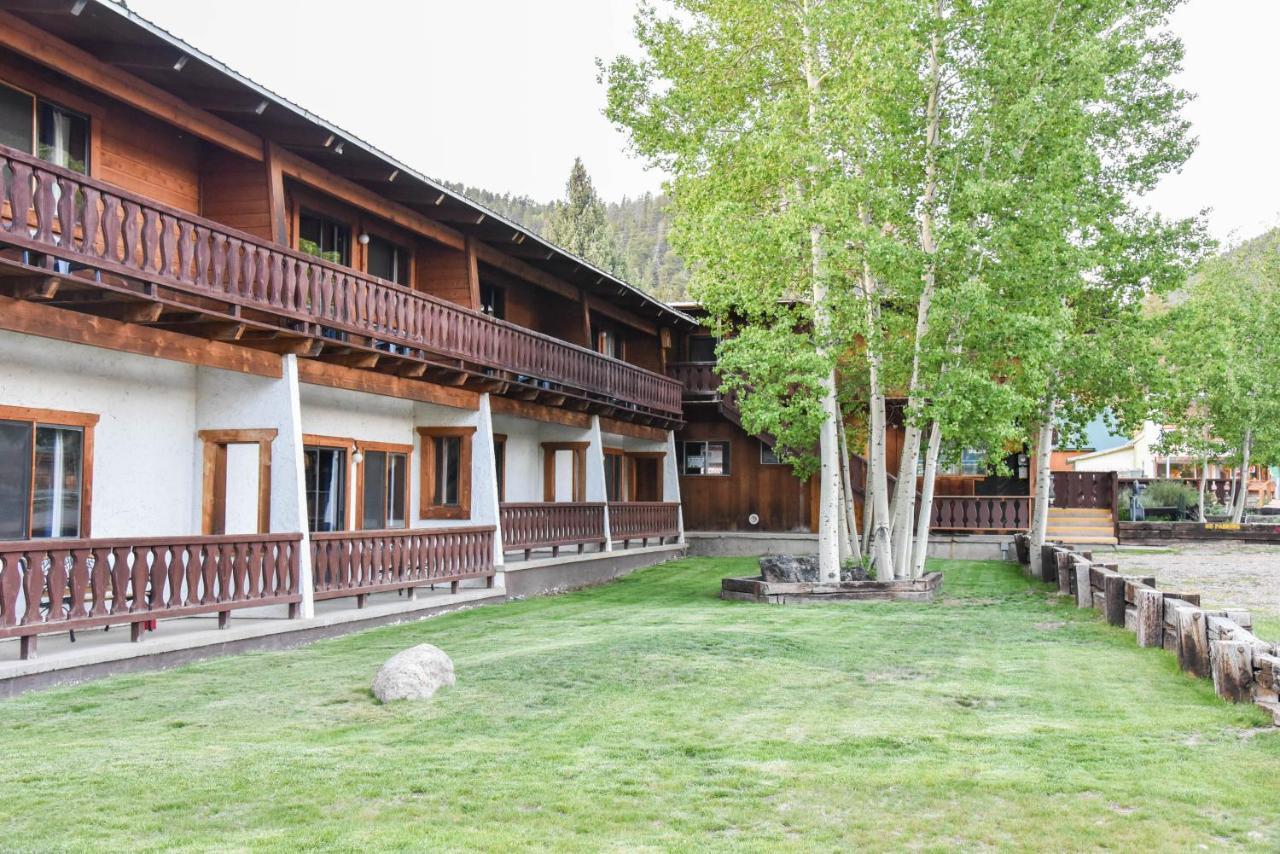 Alpine Lodge Red River Esterno foto