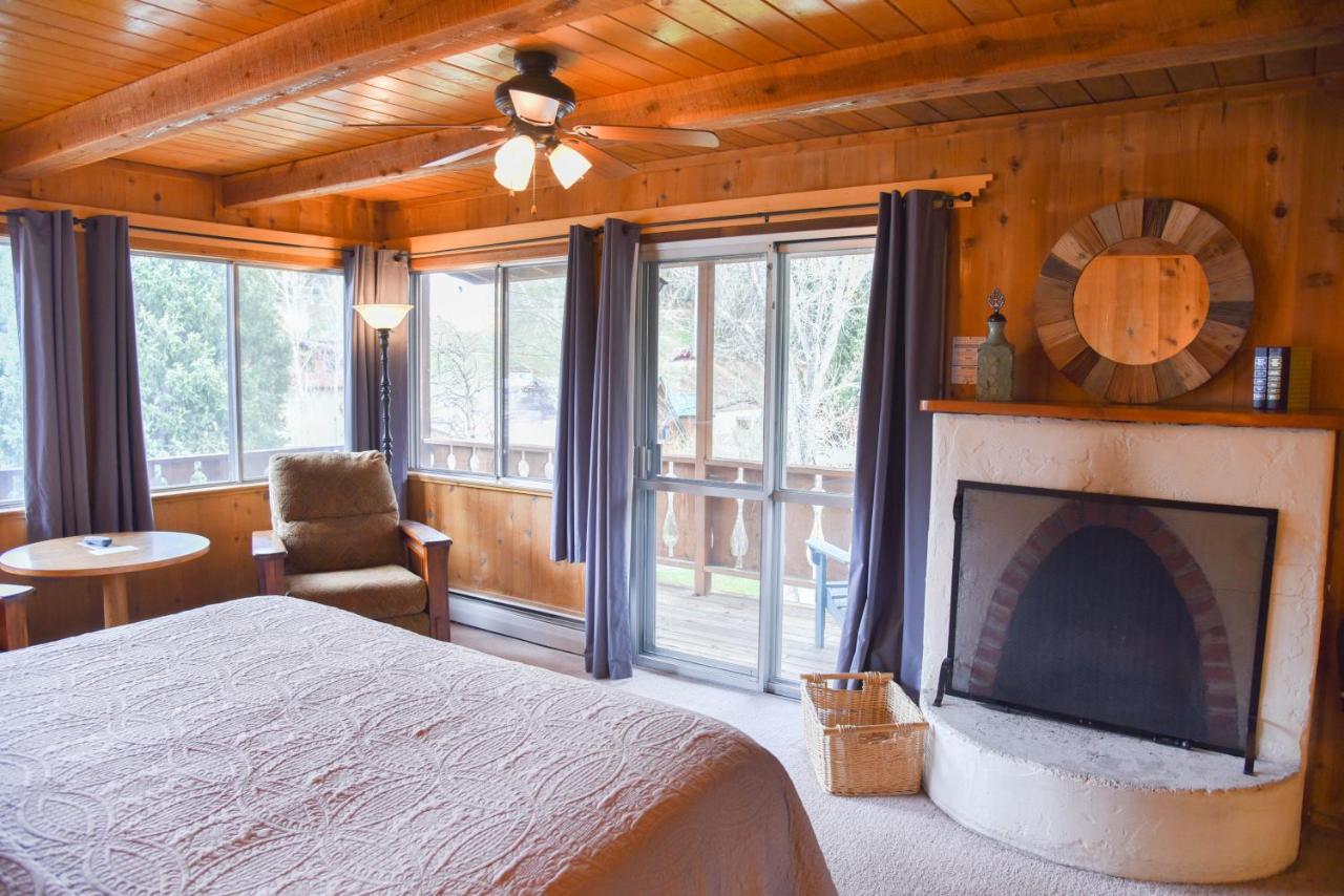 Alpine Lodge Red River Esterno foto