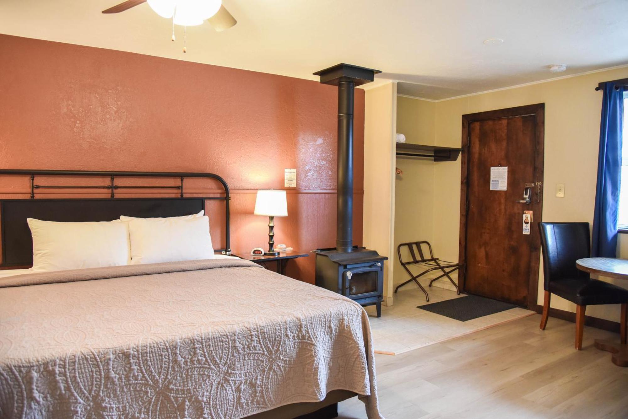 Alpine Lodge Red River Esterno foto