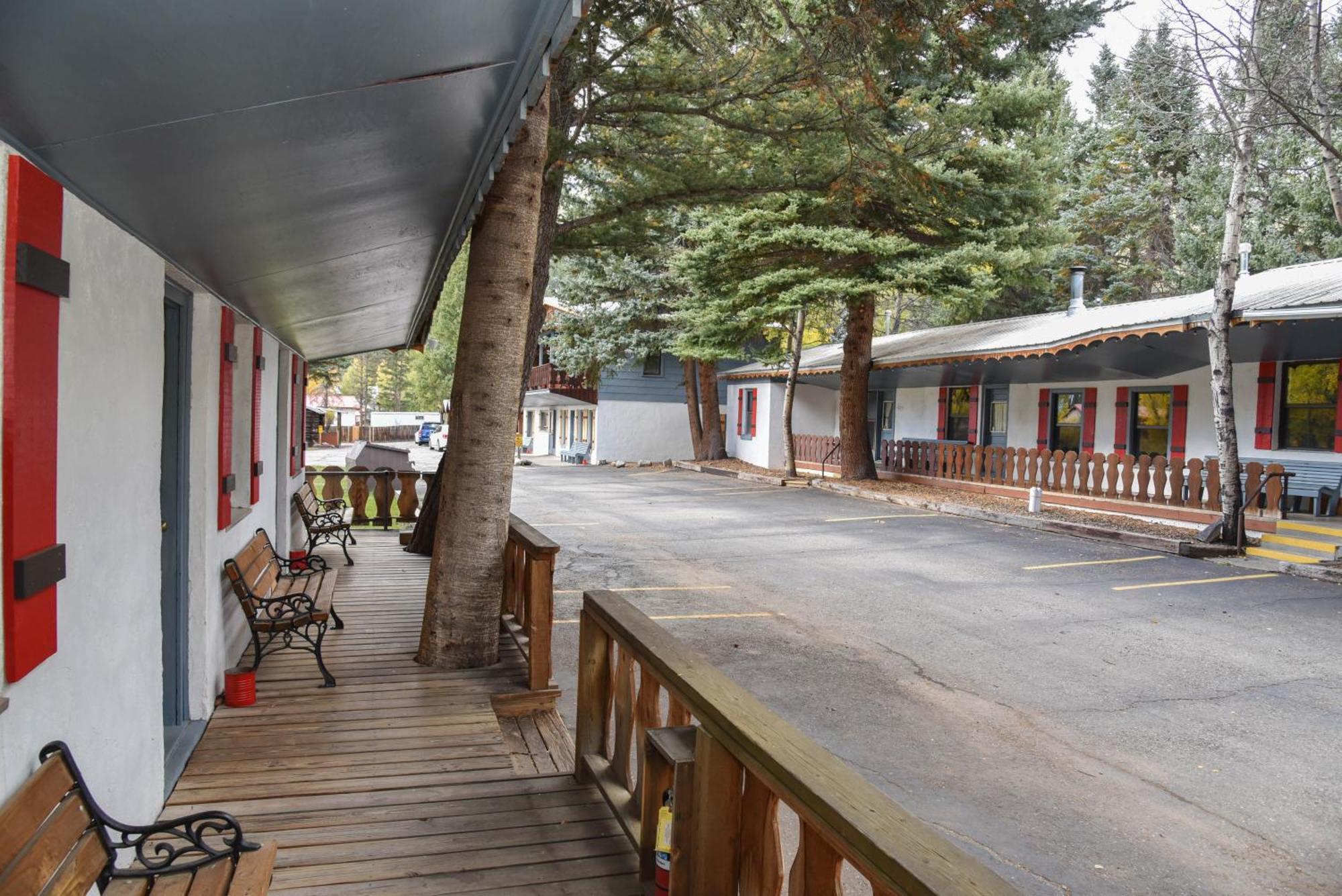 Alpine Lodge Red River Esterno foto